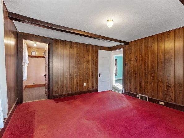 66 S Main St, Ashburnham MA 01430