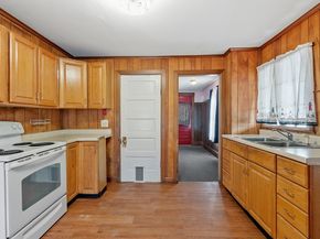 66 S Main St, Ashburnham MA 01430