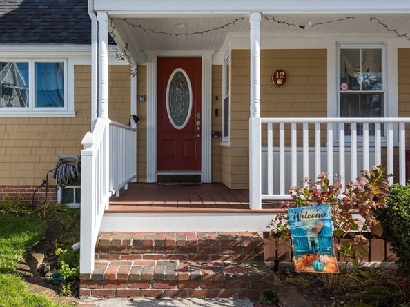 12 Grove St, Wareham MA 02532