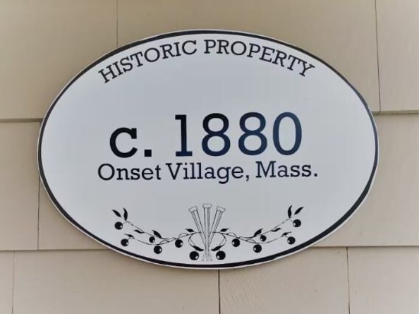 12 Grove St, Wareham MA 02532