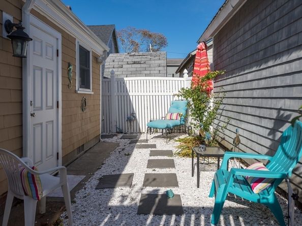 12 Grove St, Wareham MA 02532