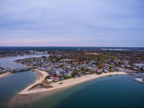 12 Grove St, Wareham MA 02532