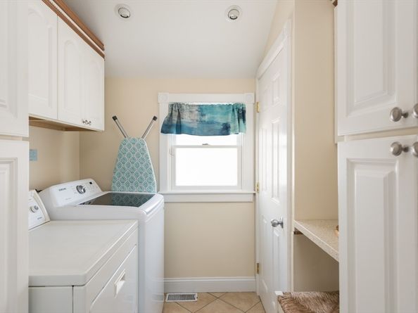 12 Grove St, Wareham MA 02532