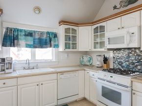 12 Grove St, Wareham MA 02532