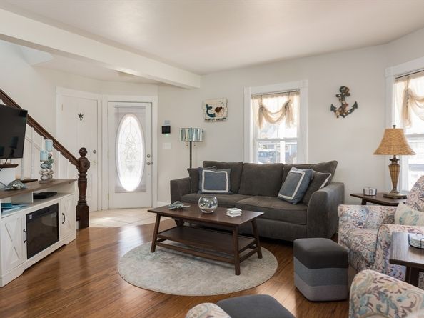 12 Grove St, Wareham MA 02532