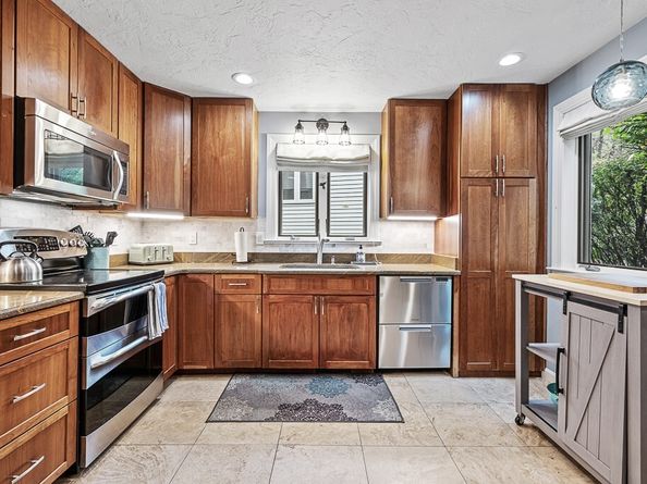 91 Jimney Dr 91, Westford MA 01886