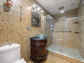 76 Taft Ave 2, Newton MA 02465