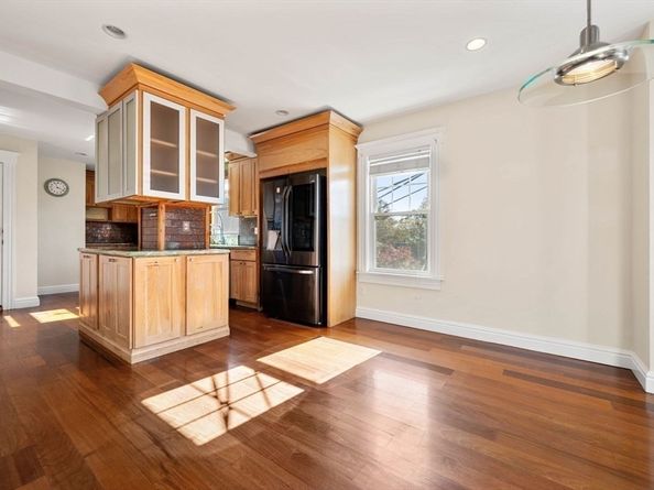 76 Taft Ave 2, Newton MA 02465