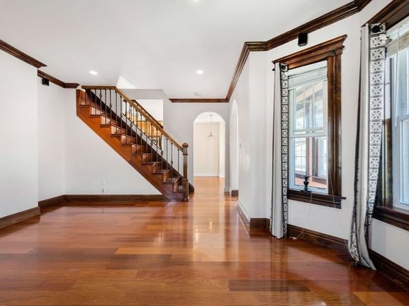 76 Taft Ave 2, Newton MA 02465