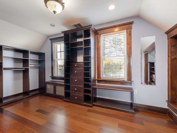 76 Taft Ave 2, Newton MA 02465