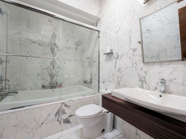 76 Taft Ave 2, Newton MA 02465