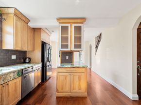 76 Taft Ave 2, Newton MA 02465