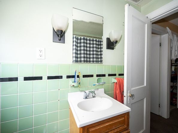 128 & 128 1/2 Elm St, Southbridge MA 01550