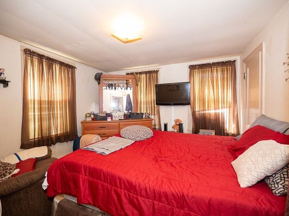 128 & 128 1/2 Elm St, Southbridge MA 01550