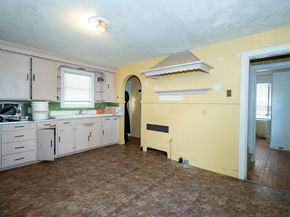 128 & 128 1/2 Elm St, Southbridge MA 01550