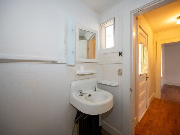 128 & 128 1/2 Elm St, Southbridge MA 01550