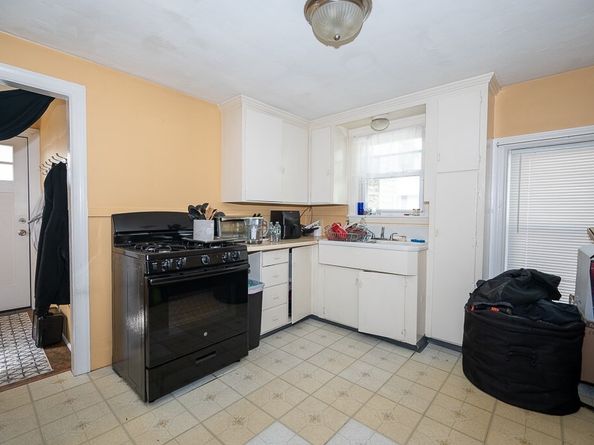 128 & 128 1/2 Elm St, Southbridge MA 01550