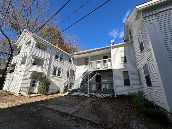 128 & 128 1/2 Elm St, Southbridge MA 01550