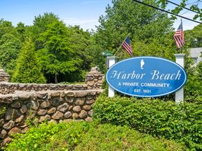 6 North Rd, Mattapoisett MA 02739