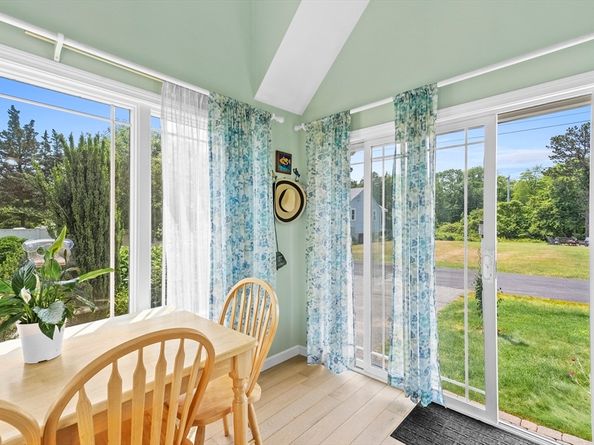 6 North Rd, Mattapoisett MA 02739