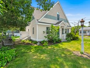 6 North Rd, Mattapoisett MA 02739