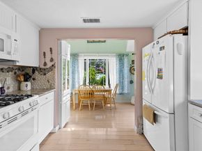 6 North Rd, Mattapoisett MA 02739