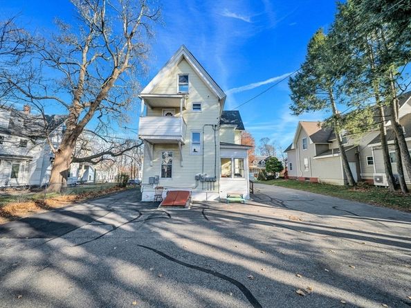 28 Richards St, Worcester MA 01603