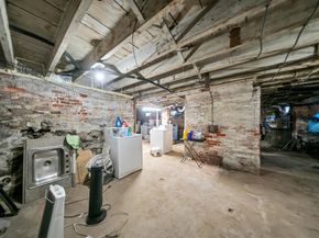 28 Richards St, Worcester MA 01603