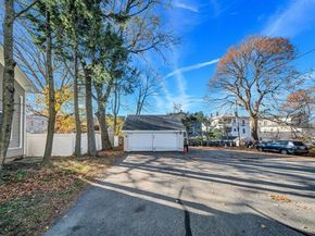 28 Richards St, Worcester MA 01603