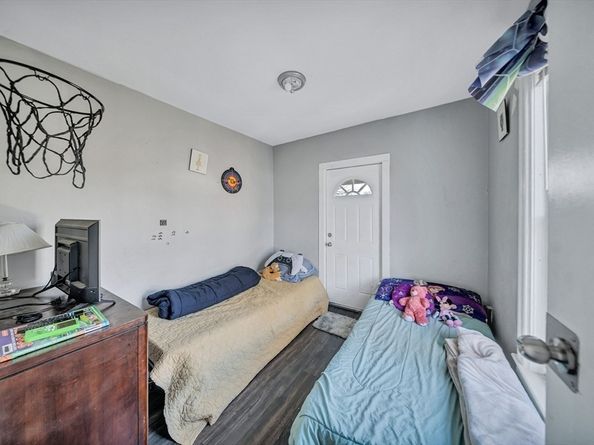 28 Richards St, Worcester MA 01603