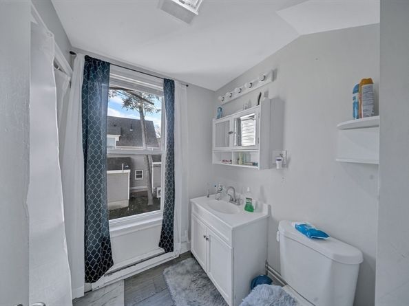 28 Richards St, Worcester MA 01603