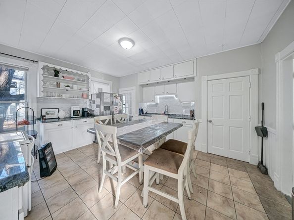 28 Richards St, Worcester MA 01603