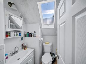 28 Richards St, Worcester MA 01603