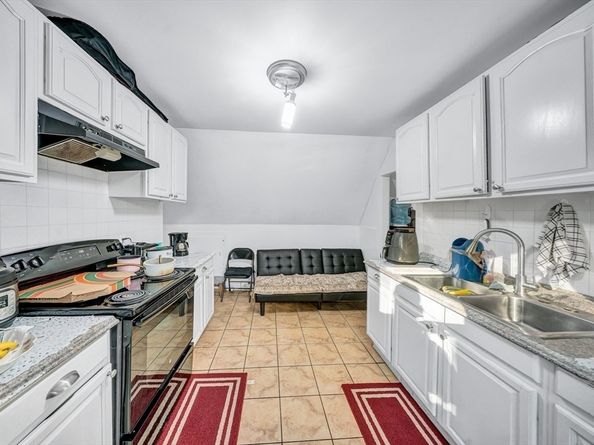 28 Richards St, Worcester MA 01603