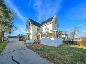 28 Richards St, Worcester MA 01603