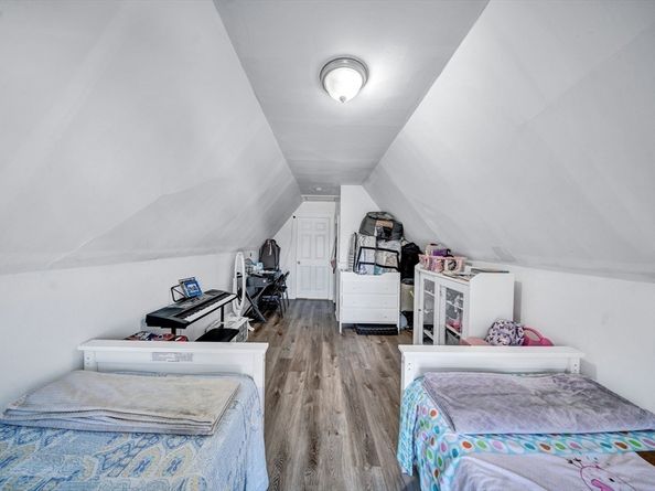 28 Richards St, Worcester MA 01603