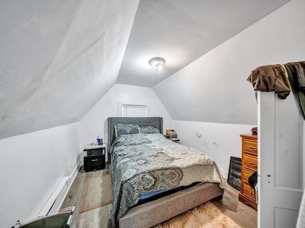 28 Richards St, Worcester MA 01603