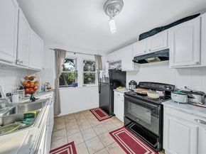 28 Richards St, Worcester MA 01603