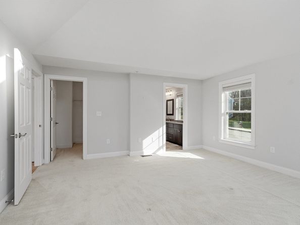 1 Canton Ct 35, Grafton MA 01536