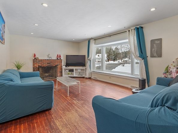 2 Edith Rd, Hudson MA 01749