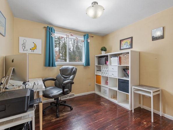 2 Edith Rd, Hudson MA 01749