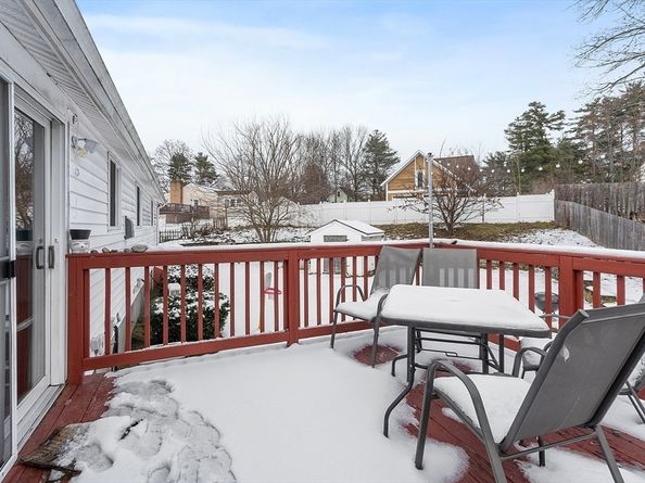 2 Edith Rd, Hudson MA 01749