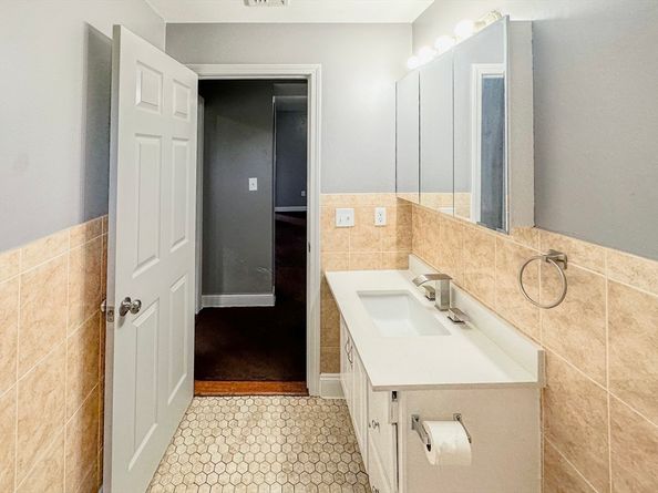 12 Hiawatha, Boston MA 02126