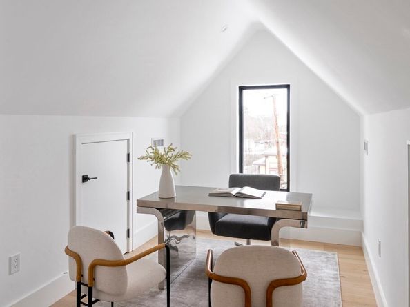 224 Auburn St A, Newton MA 02466