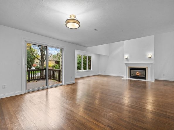 606 Wisteria Way 606, Wayland MA 01778