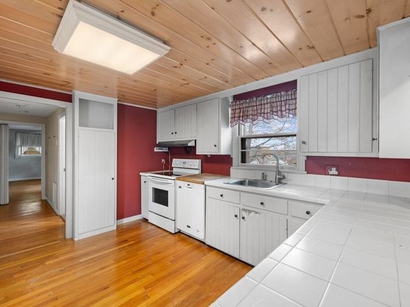 10 Standish Way, Lynn MA 01904