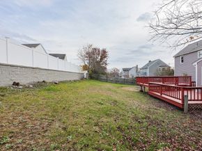 23 Ledgeview Drive, Norwood MA 02062