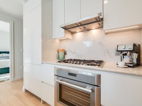 133 Seaport Blvd 2003, Boston MA 02210