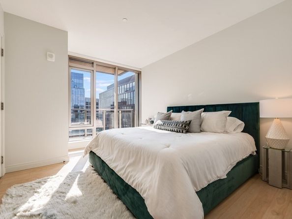 133 Seaport Blvd 2003, Boston MA 02210