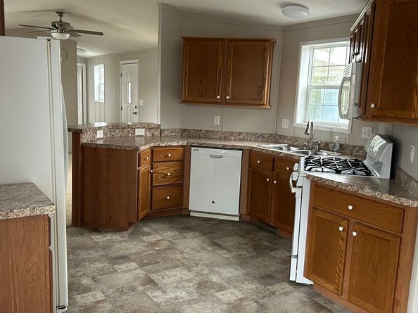 8 Alfred St, Wareham MA 02538